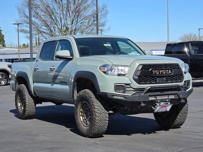 2022 Toyota Tacoma 4WD SR